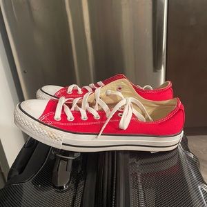 Converse,Red,LowTop,Unisex Men’s 6.5 & Women’s 8.5